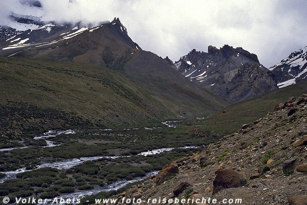 Wir durchwandern großartige Landschaften - Ladakh © Volker Abels 