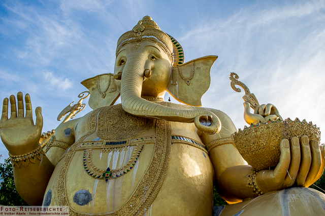 Auch ein Ganesha wacht im Wat Mok Khan Lan / Suttichit Buddha Park © Volker Abels - www.foto-reiseberichte.com